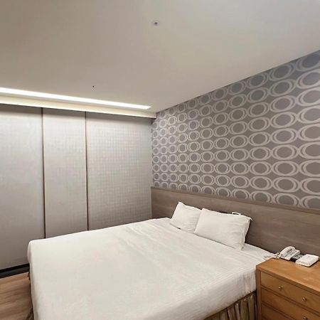 Crystal City Hotel Zhongli Eksteriør billede