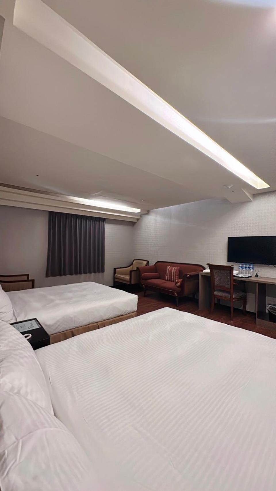 Crystal City Hotel Zhongli Eksteriør billede