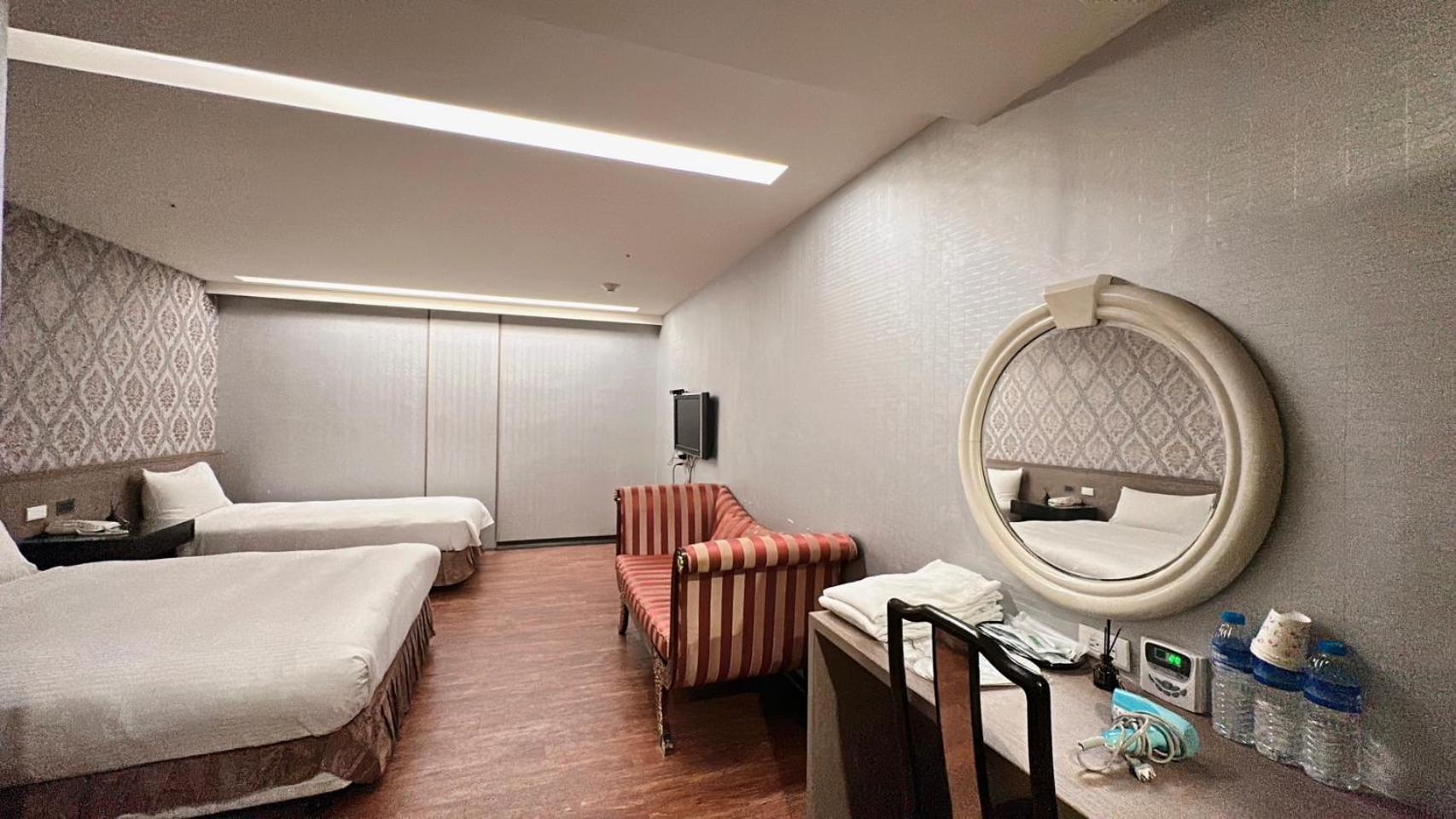 Crystal City Hotel Zhongli Eksteriør billede