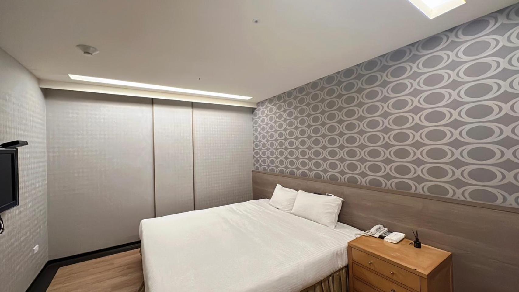 Crystal City Hotel Zhongli Eksteriør billede